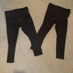 LEGGINGS (athleta) (black) (capris)
